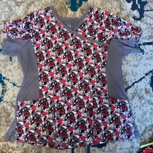 XL scrub top with hearts